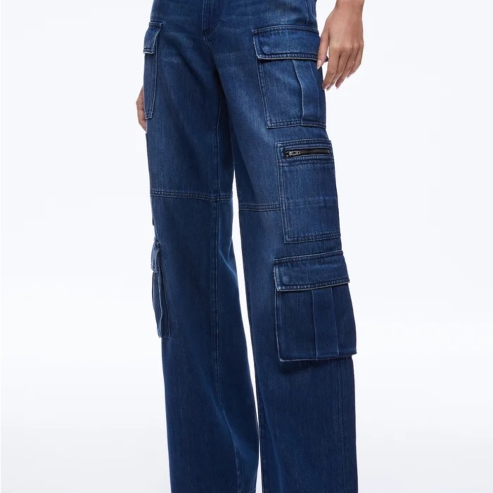 PETITE TAILORED Alice + Olivia Indigo Wide-Leg Cargo Jeans